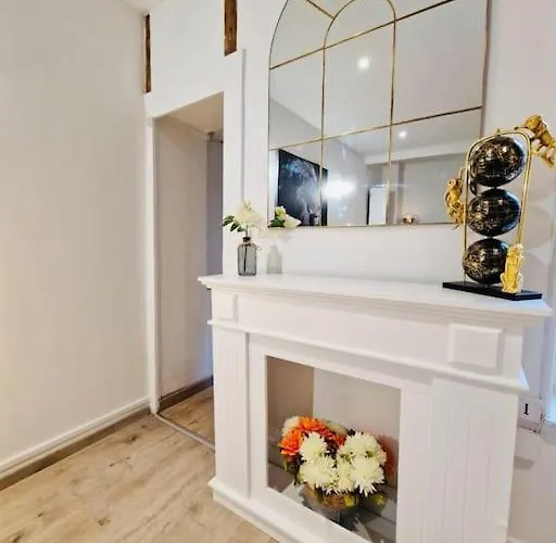 L'eden, 4 Prs Avec Jardin En Centre *