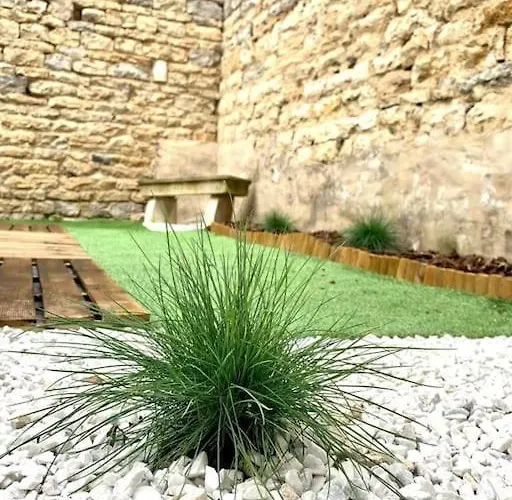 L'eden, 4 Prs Avec Jardin En Centre * Digione