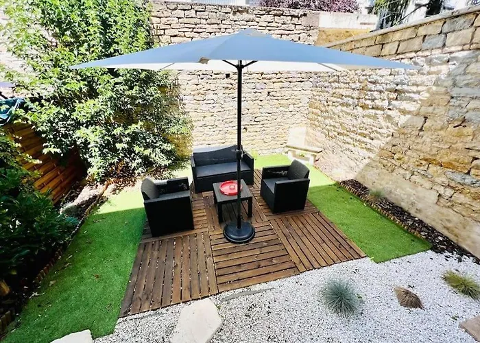 L'eden, 4 Prs Avec Jardin En Centre *