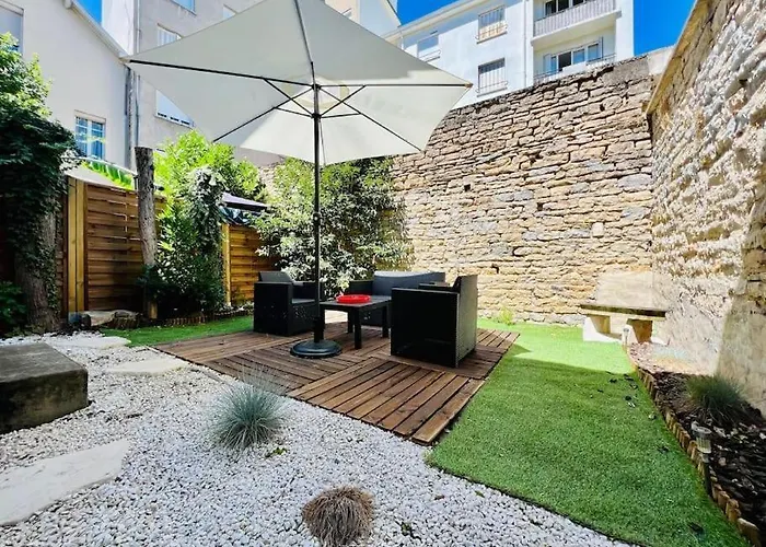 L'eden, 4 Prs Avec Jardin En Centre